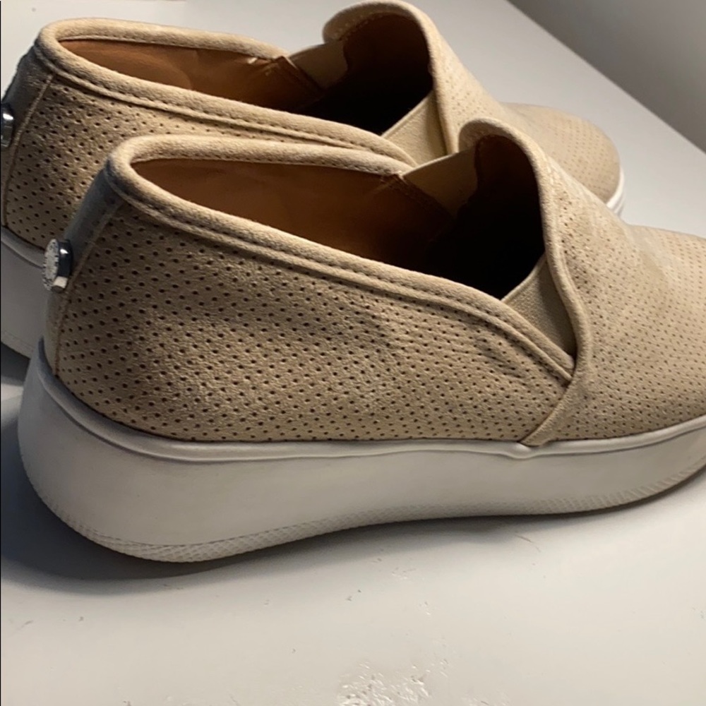 STEVE MADDEN AND OTBT SHOE BUNDLE